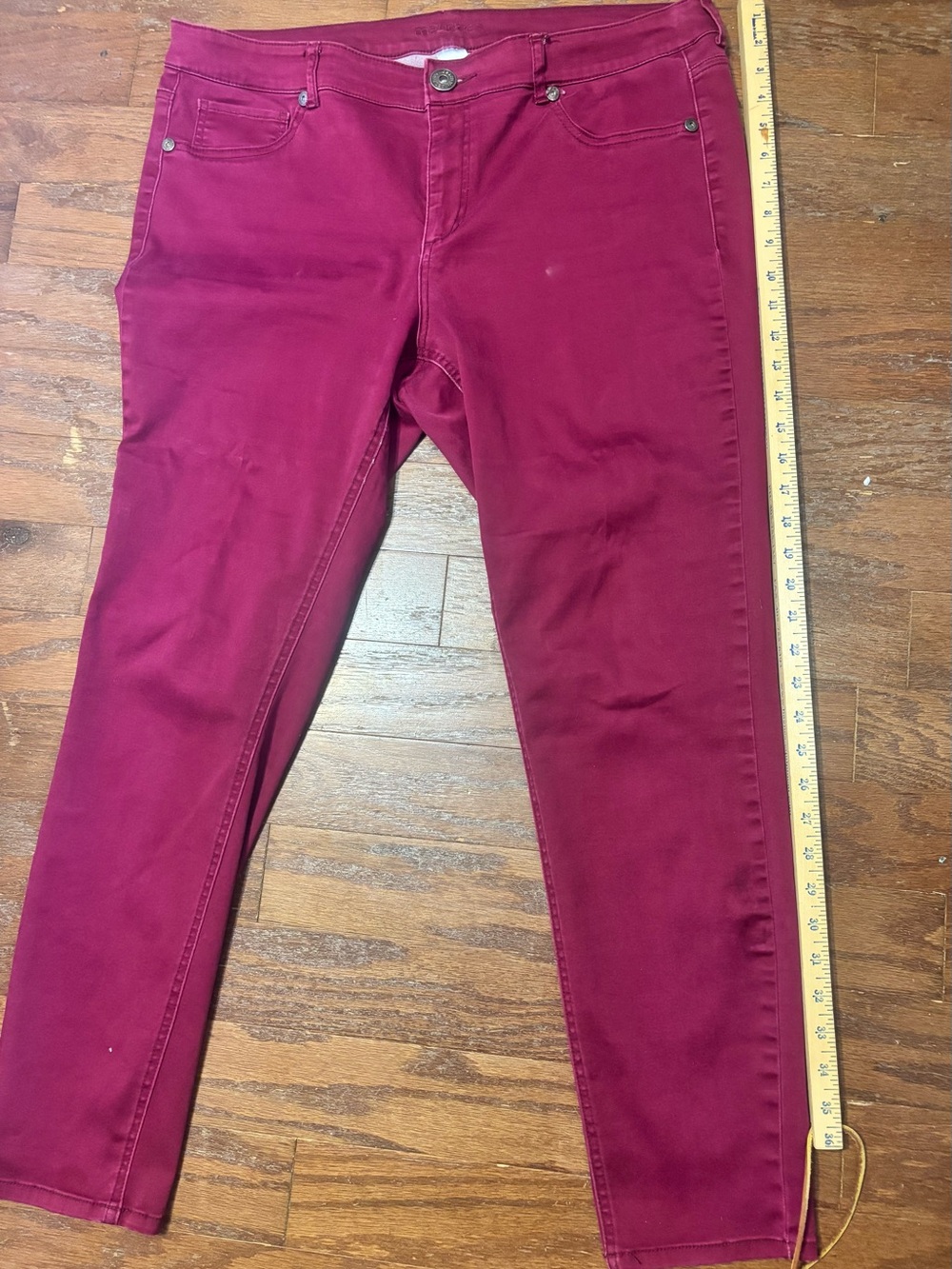 Maurices 18 burgundy skinny jeans